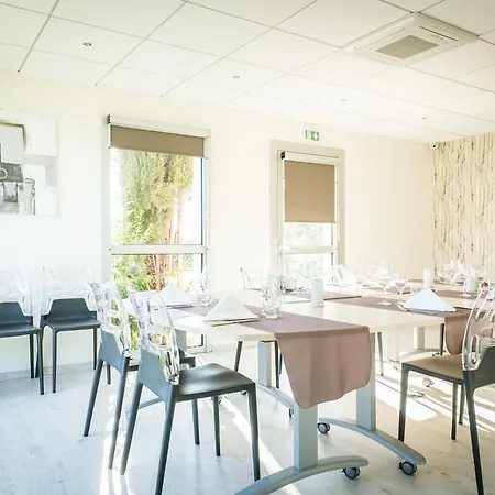 Ambotel Hotel 3*